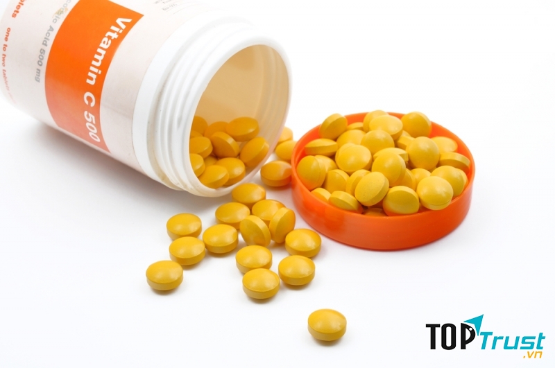 Trị sẹo thâm bằng vitamin C
