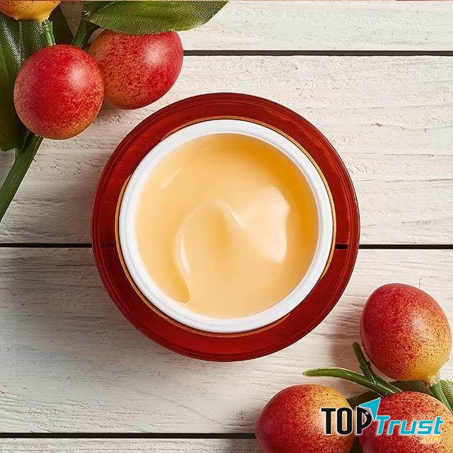 Vitamin C Glow Boosting Moisturiser