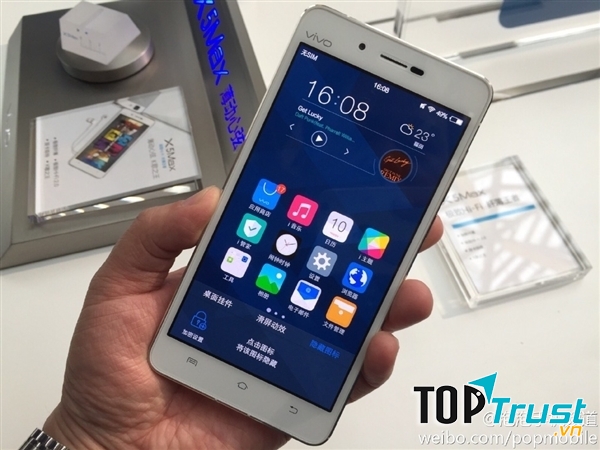 Mặt trước thiết kế sang trọng