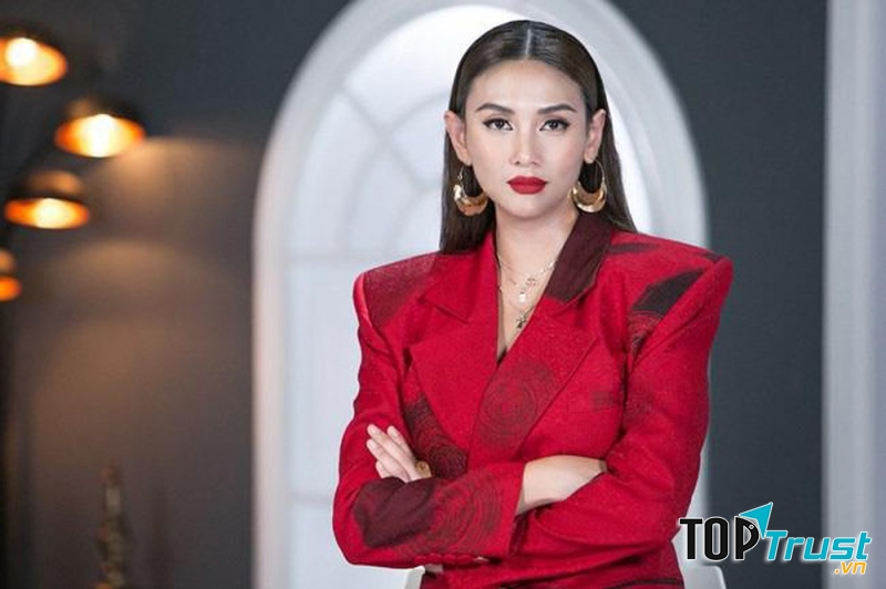 Siêu mẫu Võ Hoàng Yến