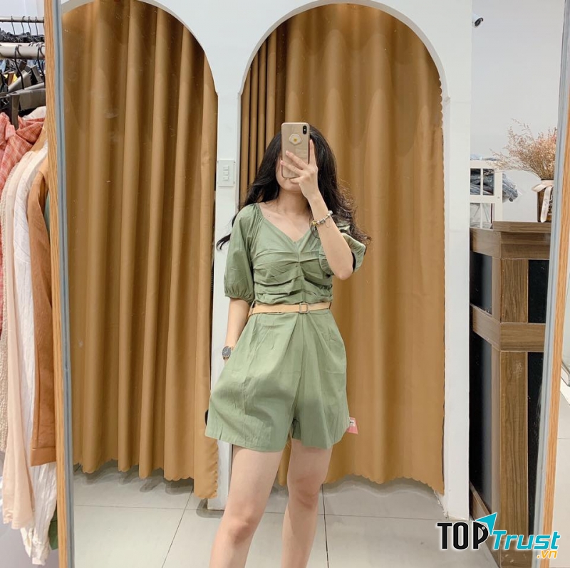 Mẫu Jumsuit tại Vodka Soda