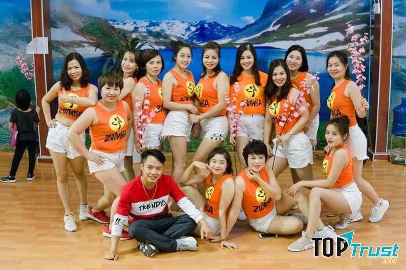 Các học viên tại Volcano Yoga - Zumba & Dance Studio