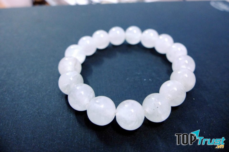 Vòng tay đá phong thủy thạch anh trắng