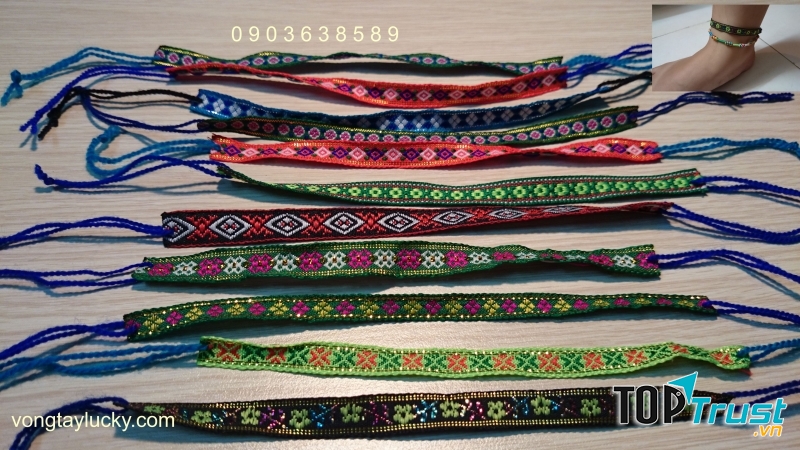 Vòng tay thổ cẩm