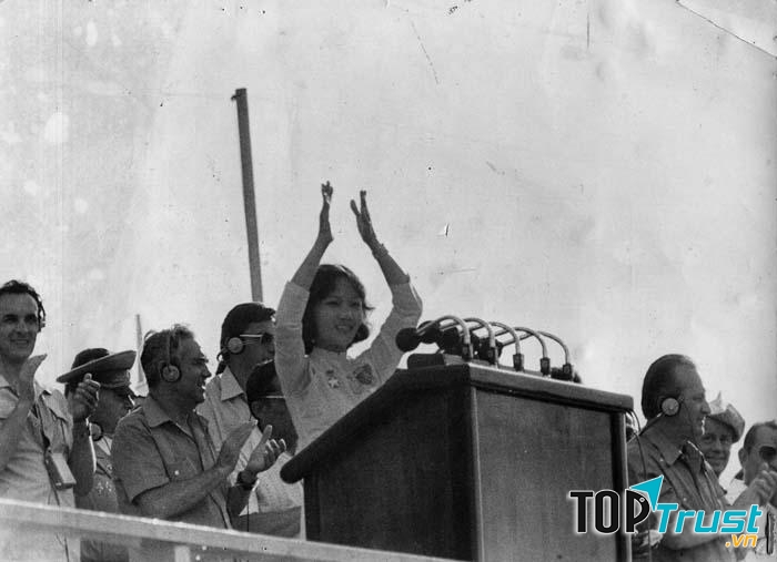 Bà Võ Thị Thắng phát biểu tại lễ bế mạc Liên hoan Thanh niên và Sinh viên Thế giới lần thứ 11 diễn ra tại Cuba năm 1978.