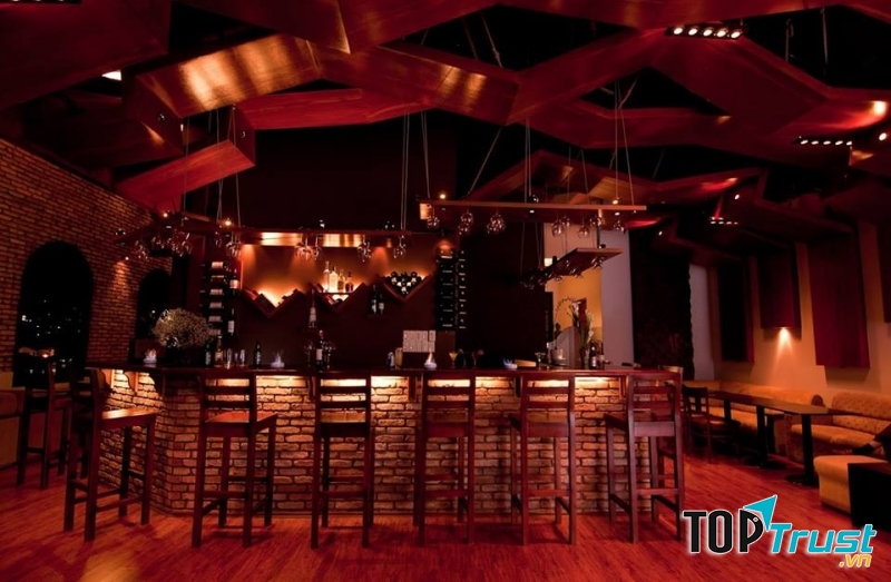 Voulez-Vous Cafe & Wine Bar