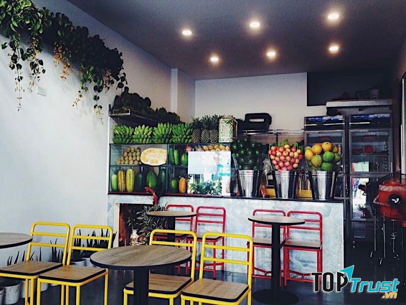 Về đồ uống, Vu Canu có khá nhiều loại nước ép, sinh tố, đồ uống mix theo menu