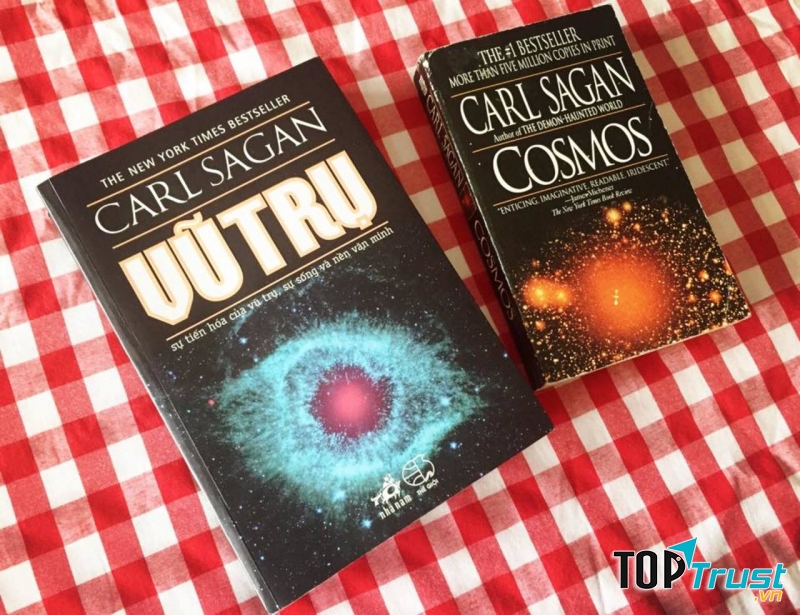 Nhiều người yêu thích thiên văn nói rằng: Vũ Trụ chính là quyển sách cần phải đọc nhất.