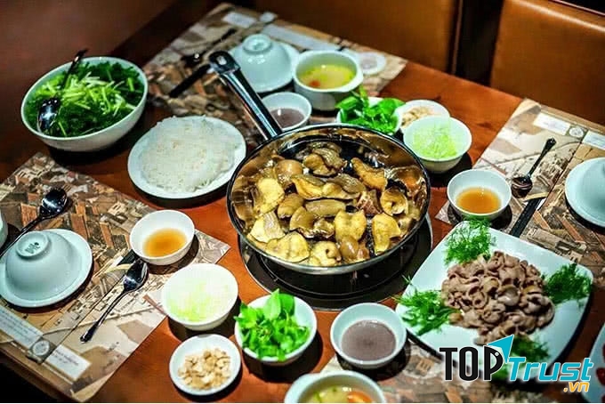 Chân dung một bữa “đại tiệc” chả cá đúng chất Hà Thành tại Vua Chả Cá Nguyễn Thị Định