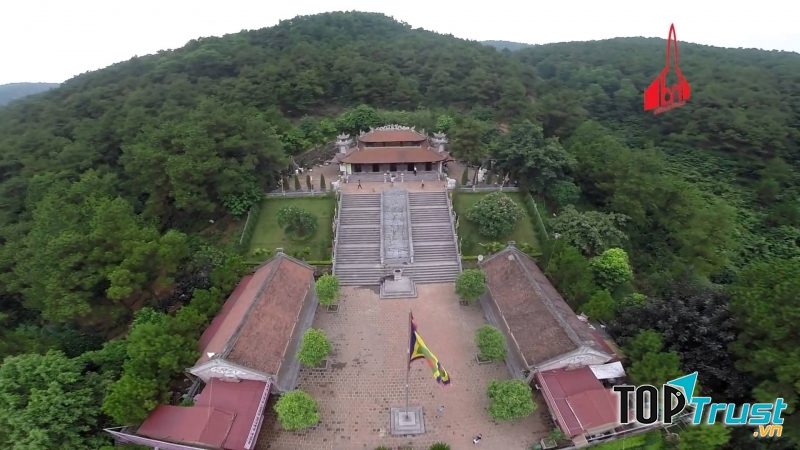 Vừa là Đền, vừa là Chùa