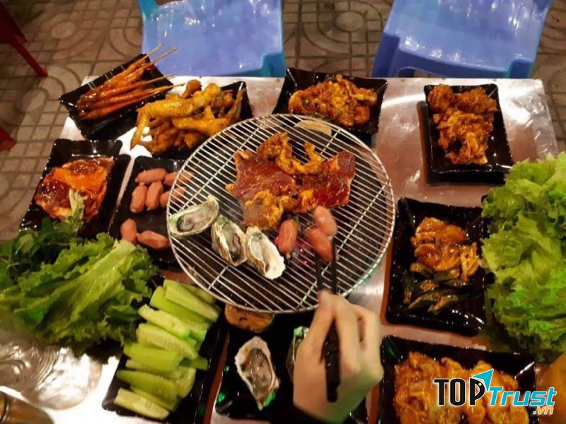 Ngồi ngoài trời, thưởng thức đồ nướng thì còn gì tuyệt bằng!