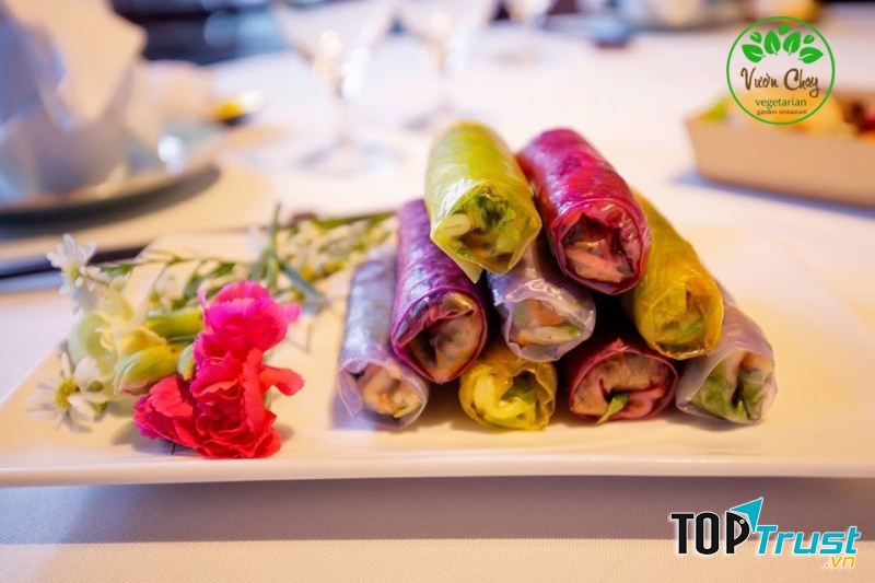 Nhà hàng luôn chú trọng đến từng món ăn để có thể gửi đến quý thực khách những món chay không những đẹp mắt mà còn dinh dưỡng, ngon miệng.