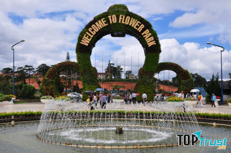 Cổng chào vườn hoa Đà Lạt