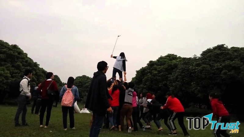 Vườn nhãn Vĩnh Tuy là địa điểm tụ họp nhóm lý tưởng