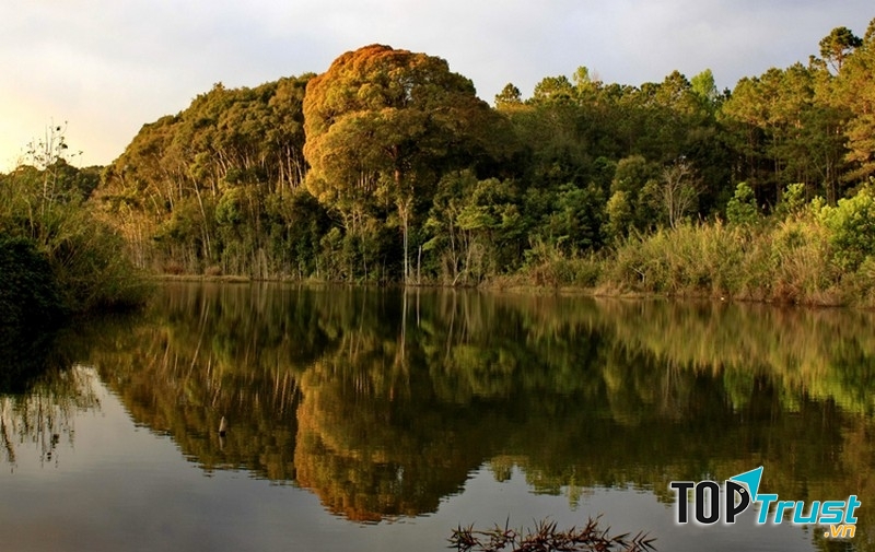 Vườn quốc gia Chư Mom Ray