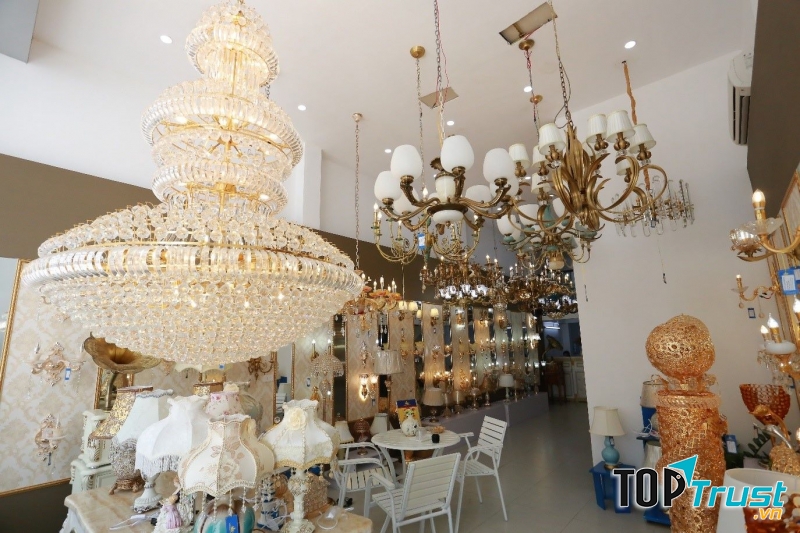 100% sản phẩm tại vuongquocden.vn được nhập khẩu từ các thị trường uy tín, mẫu mã phong phú đa dạng và được cập nhật thường xuyên