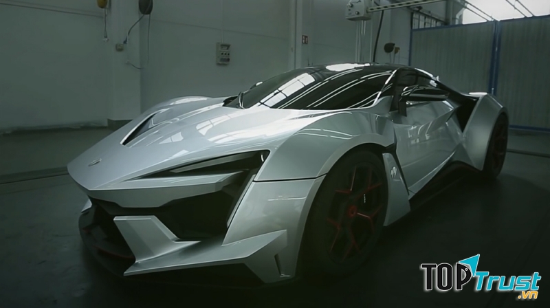 W Motors Fenyr Supersport