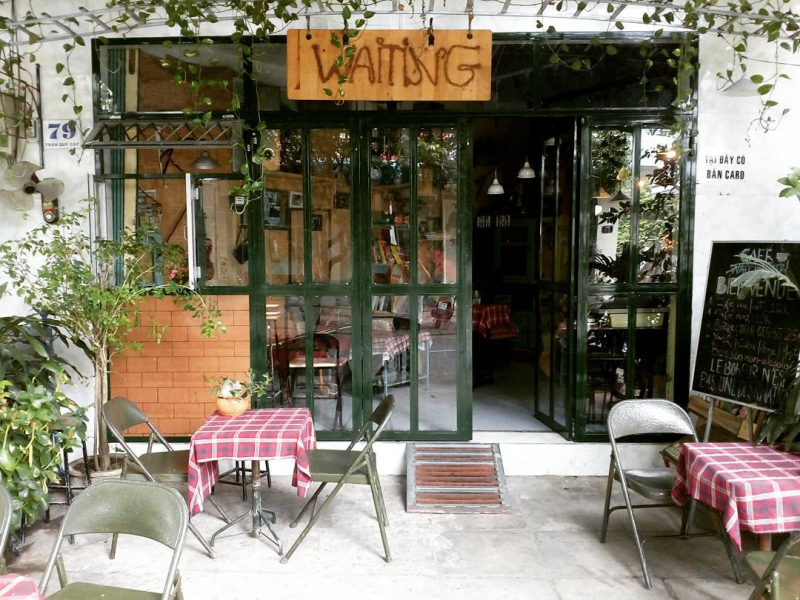 Wait Vintage cafe
