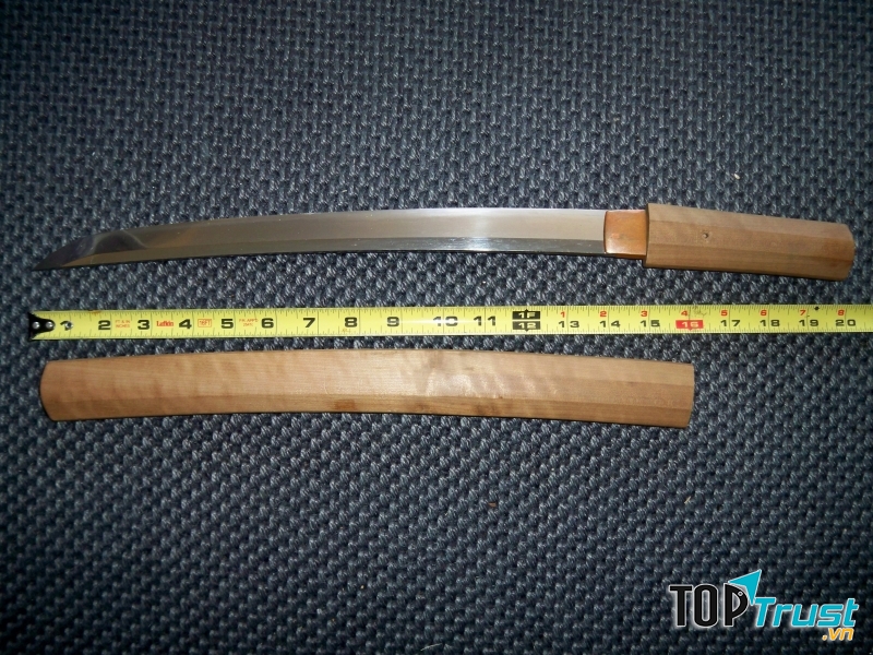 Các Samurai sẽ dùng chính thanh Wakizashi để tự mổ bụng mình - nghi thức Seppuku