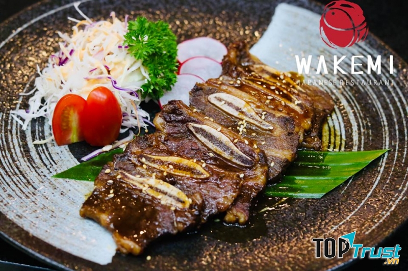 Món ăn của Watami được trình bày cực kì tinh tế, cầu kì và bắt mắt