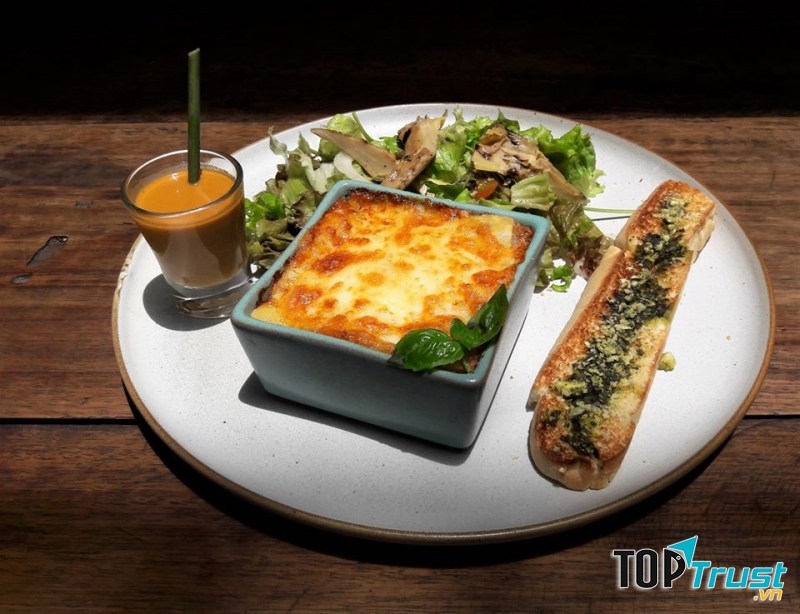 Waterfront Danang Restaurant & Bar