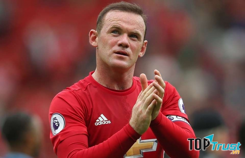 Dù phong độ không còn tốt như khi còn trẻ nhưng Rooney luôn là một huyền thoại sống của Manchester United