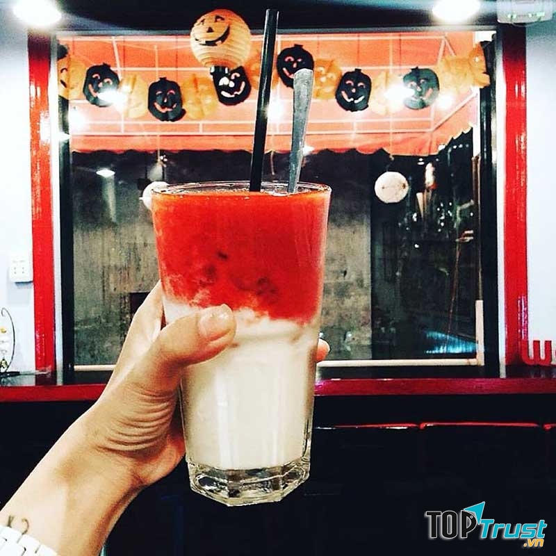 WE’s Corner Coffee có thể coi là bảo tàng của WePro kết hợp cùng Weholic