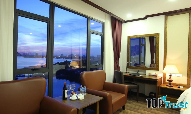 West Lake Home Hotel & Spa