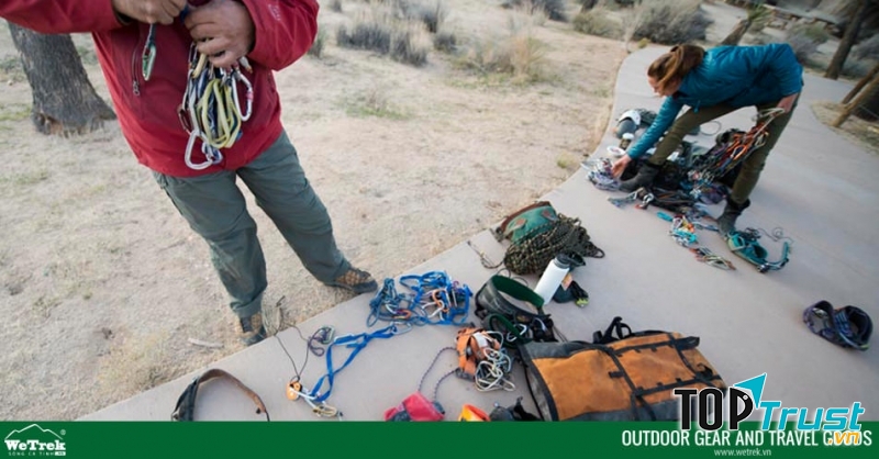 WeTrek đa dạng mẫu mã và chủng loại các dụng cụ leo núi.
