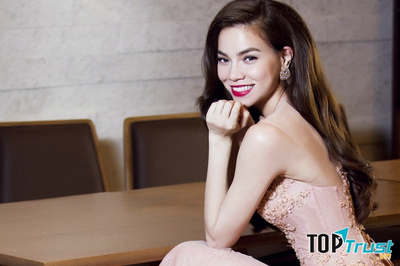 Ca sĩ Hồ Ngọc Hà