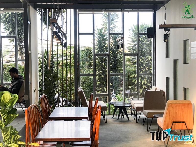 Không gian quán rộng rãi