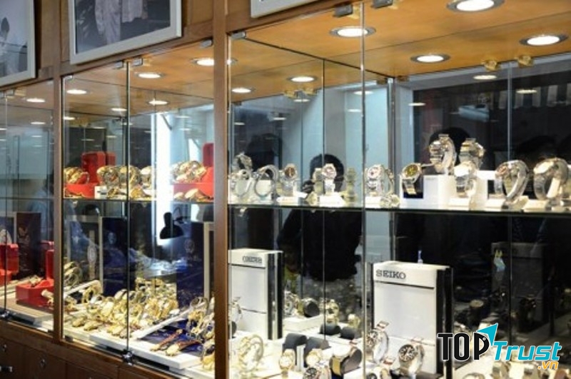 Quầy trưng bày sản phẩm X-Watch