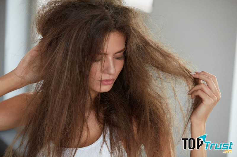 Xả lại tóc xoăn sóng nước bị xù