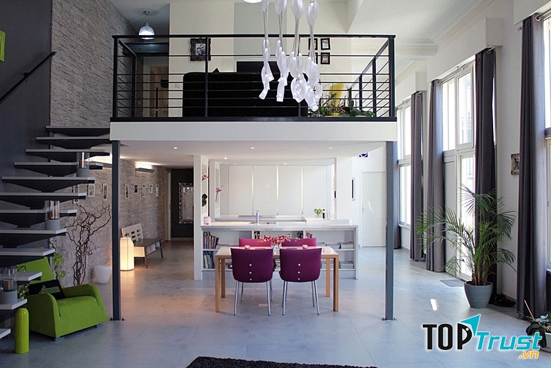 Vị trí dành để đặt gác lửng phải không bị xà ngang chèn ép trên đỉnh