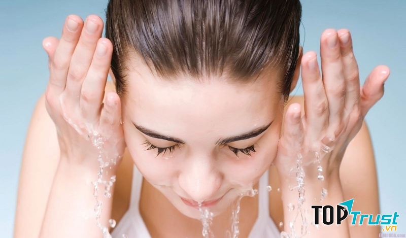 Tẩy trang bằng sữa tươi