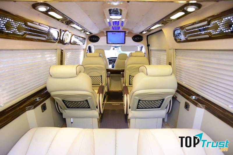Xe limousine Hoàng Long