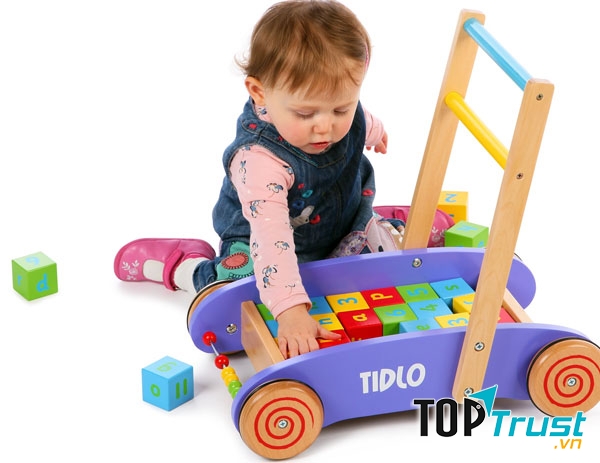 Xe tập đi bằng gỗ