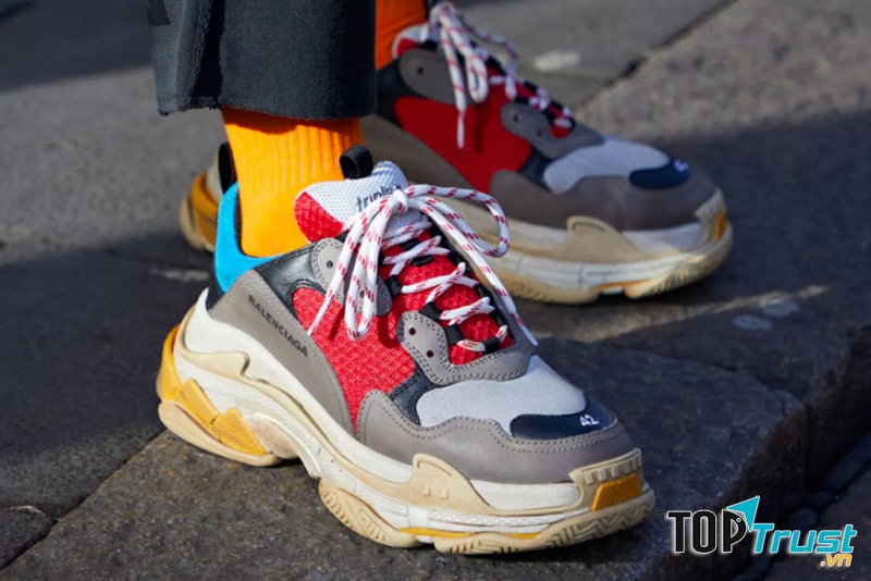 Đôi giày vừa vặn sẽ khiến bạn thoải mái, tự tin