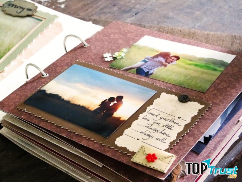 Xem lại cuốn album