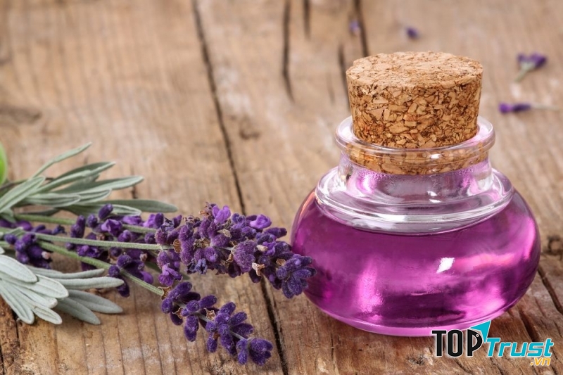Xẹp mụn bọc với tinh dầu