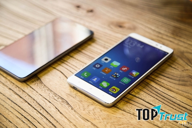 Dung lượng pin lên đến 4000 mAh cũng là một điểm cộng cho máy chơi game Xiaomi Redmi Note 3.