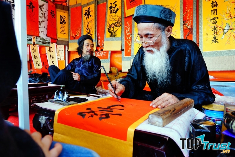 Xin chữ cầu may đầu năm mới