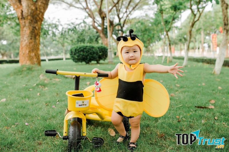 concept bé ong cực xinh tại Xinh Studio