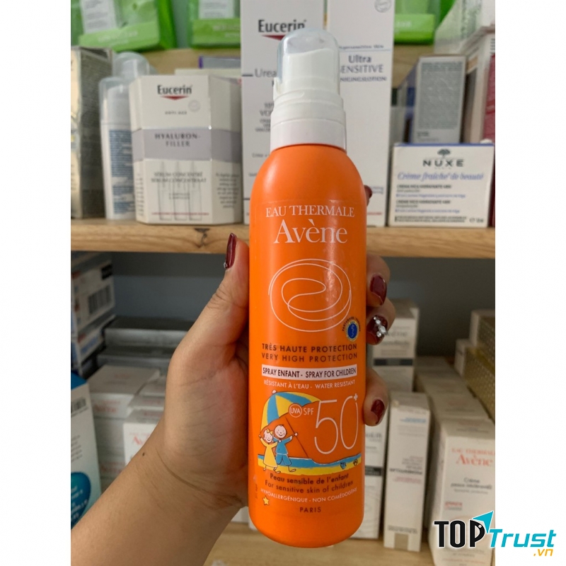 Xịt chống nắng cho bé Avene