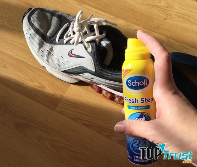 Xịt khử mùi hôi giầy Scholl