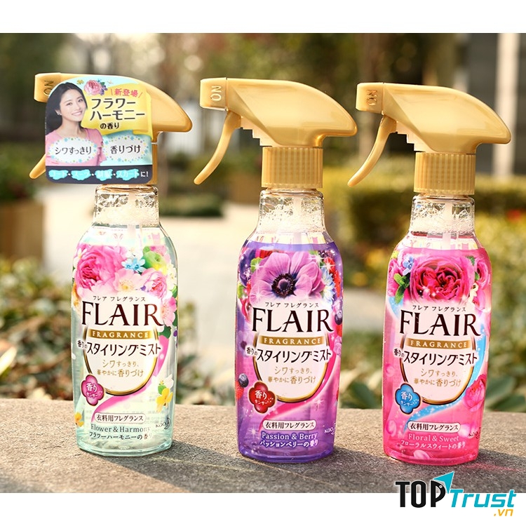 Xịt thơm và làm phẳng quần áo Kao Nhật Bản