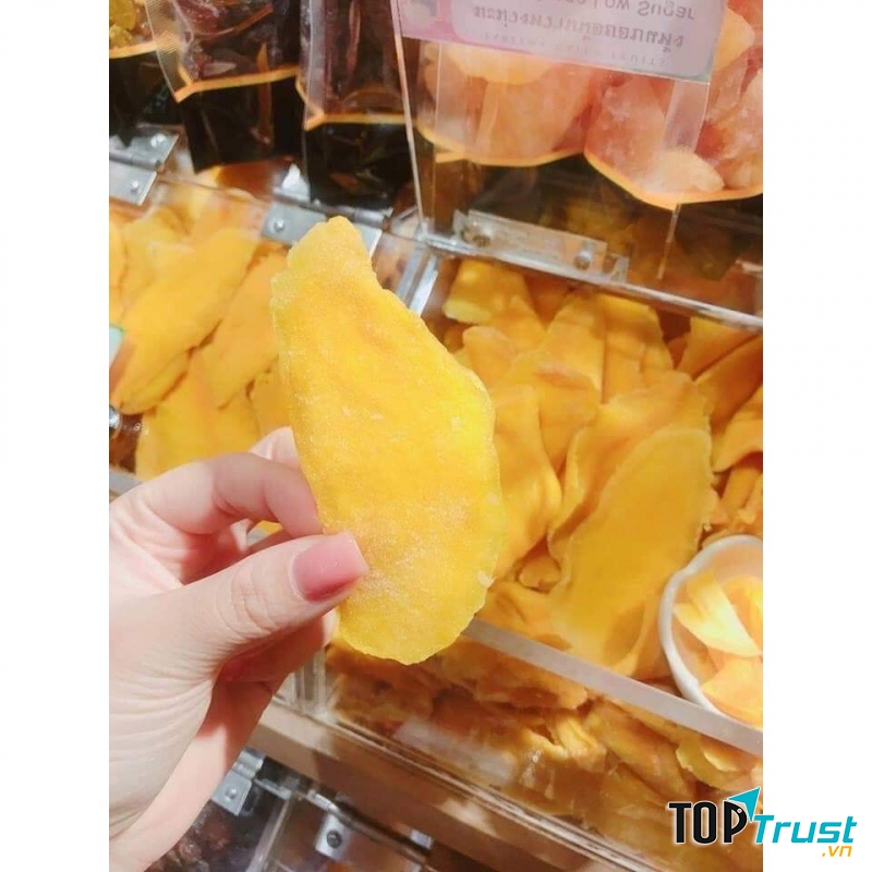 Xoài sấy khô cắt miếng