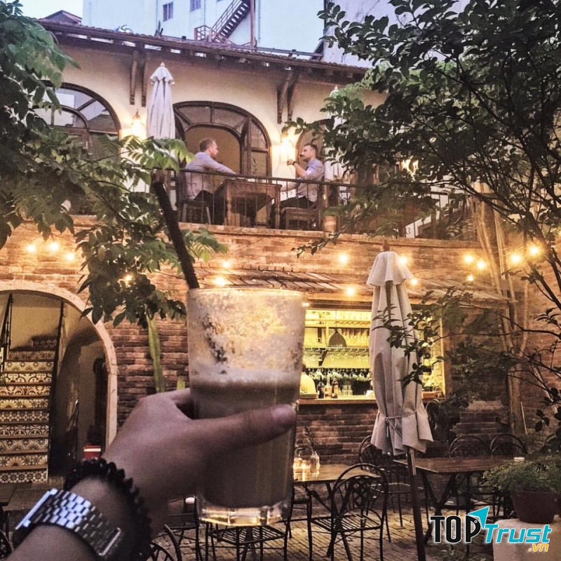 Xofa Café & Bistro - Số 14 Tống Duy Tân, Hà Nội
