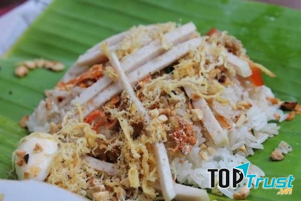 Xôi được gói lá chuối cẩn thận