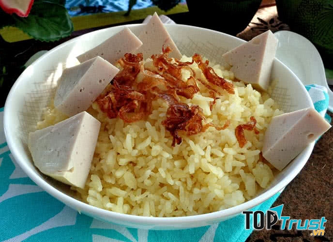 Xôi nóng, giò lụa món ăn hấp dẫn